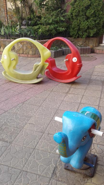 Hostel Mnogoborets F. Klub Odessa Zewnętrze zdjęcie