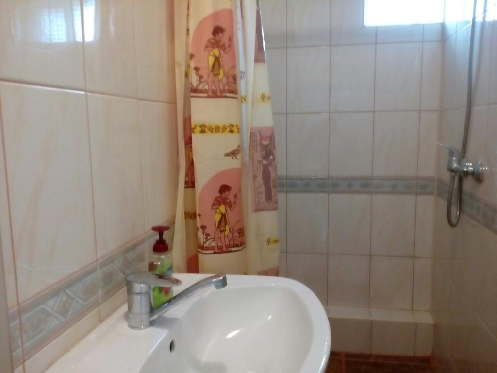 Hostel Mnogoborets F. Klub Odessa Zewnętrze zdjęcie
