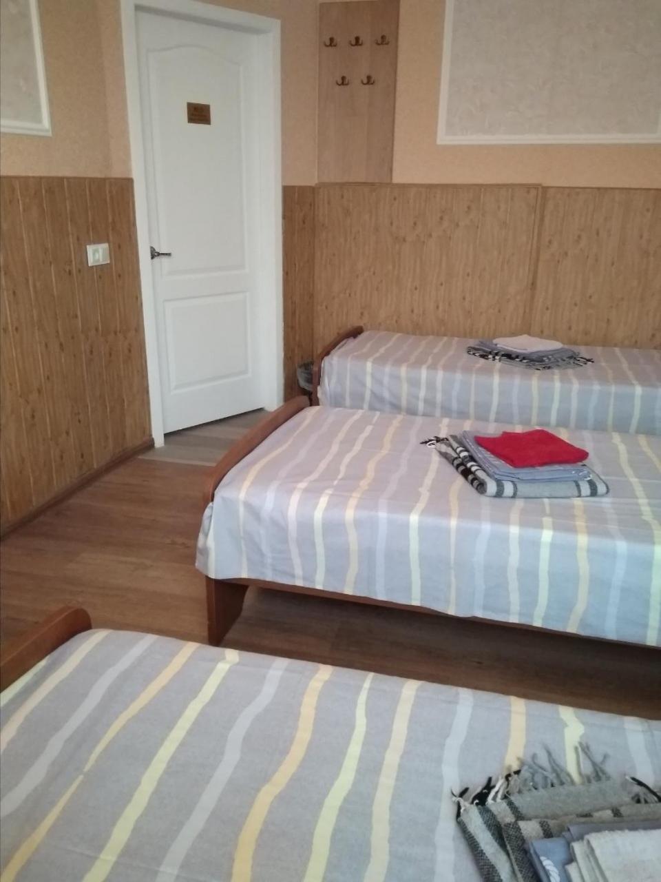 Hostel Mnogoborets F. Klub Odessa Zewnętrze zdjęcie